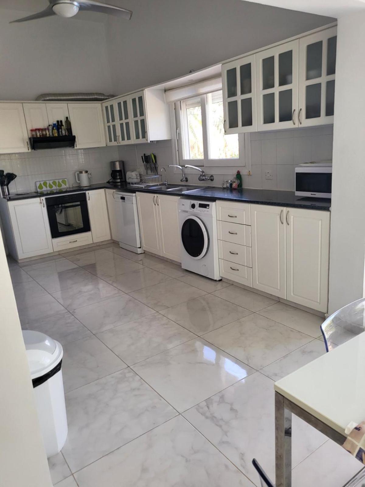 Villa Neyla Four Bedroom Coral Bay Beach Front Экстерьер фото
